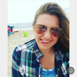 Meet your Posher, Meaghan